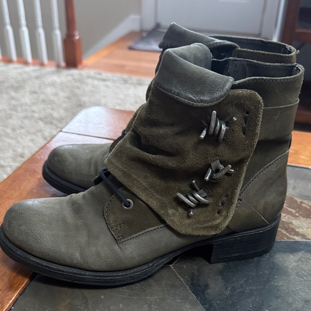 Olive Green Miz Mooz